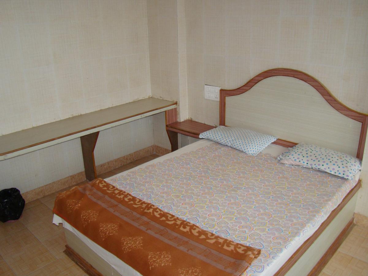 Mādhavaram Sreeniketanam Lodge المظهر الخارجي الصورة