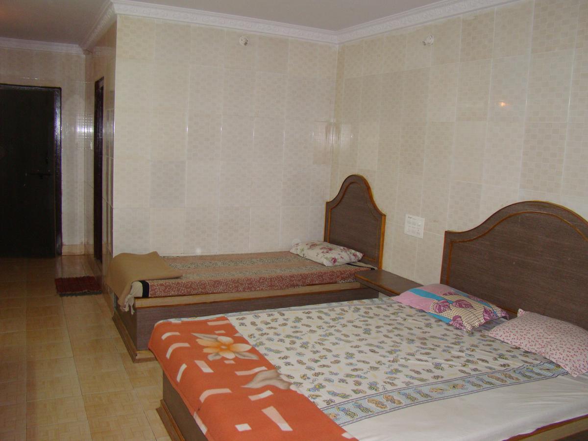 Mādhavaram Sreeniketanam Lodge المظهر الخارجي الصورة