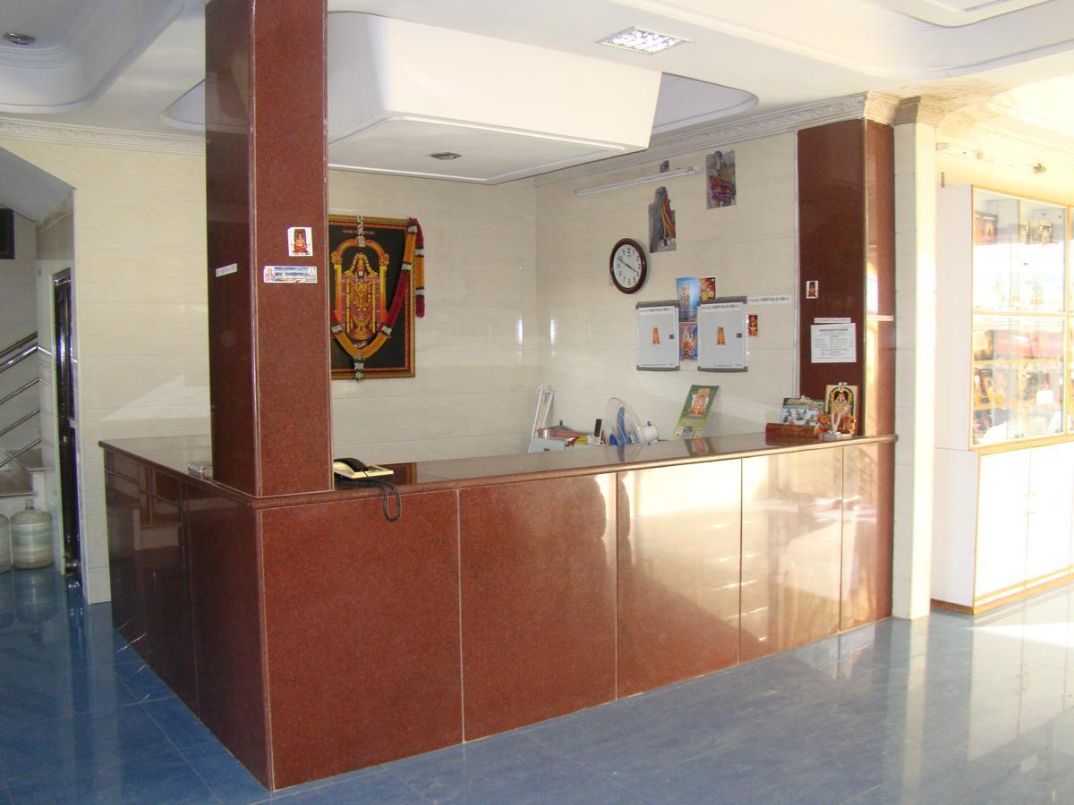 Mādhavaram Sreeniketanam Lodge المظهر الخارجي الصورة