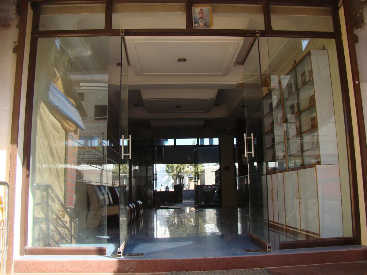Mādhavaram Sreeniketanam Lodge المظهر الخارجي الصورة