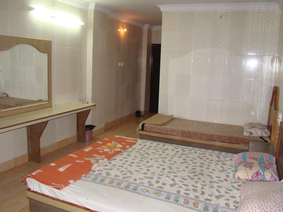 Mādhavaram Sreeniketanam Lodge المظهر الخارجي الصورة